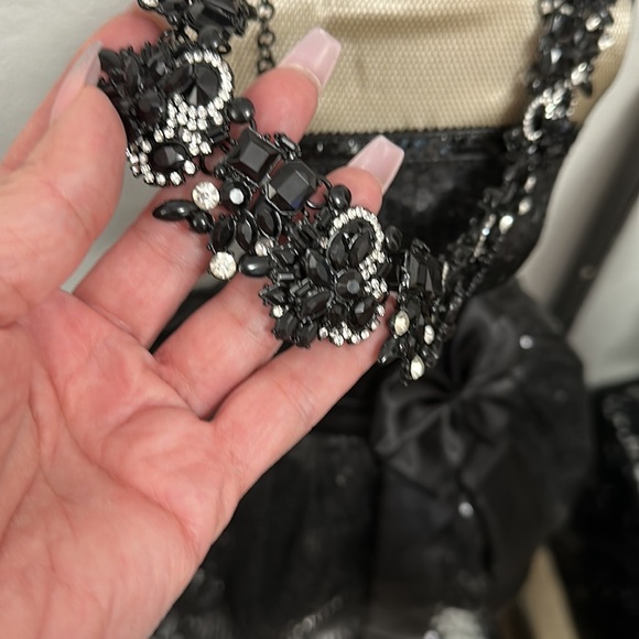 Fashion chunky collar statement necklace - Stunning in black and silver - Picture 2 of 4